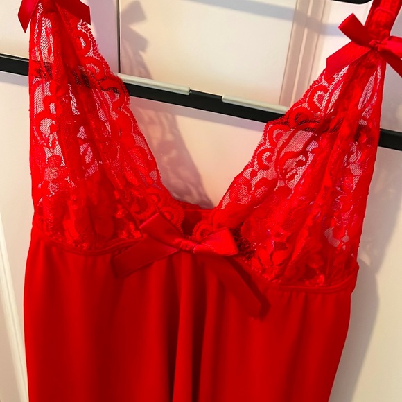 Intimate Top - Picture 3 of 4